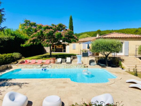 Propriété luxueuse avec piscine chauffée